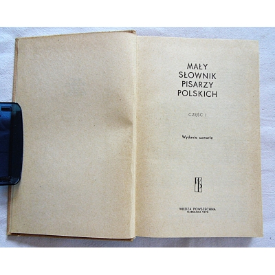 Pr.zb. MAŁY SŁOWNIK PISARZY POLSKICH  26/11