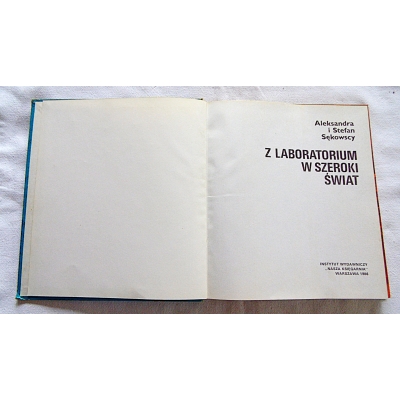 Sękowscy A. i S. Z LABORATORIUM W SZEROKI ŚWIAT