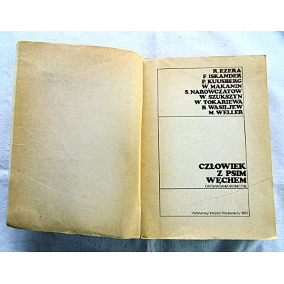 Pr.zb. CZŁOWIEK Z PSIM WĘCHEM Opowiadania ironIczne