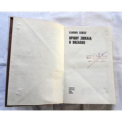 Sierecki S. UPIORY ZNIKAJĄ O BRZASKU  22/14