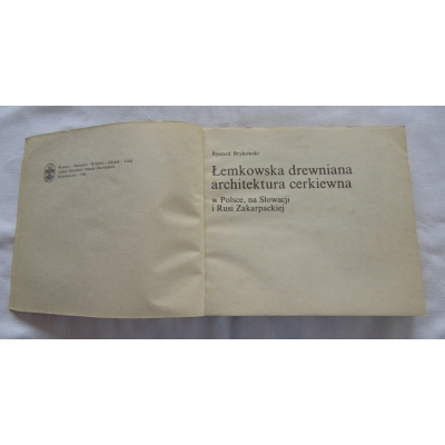 Brykowski R. ŁEMKOWSKA DREWNIANA ARCHITEKTURA CERKIEWNA...  22/14